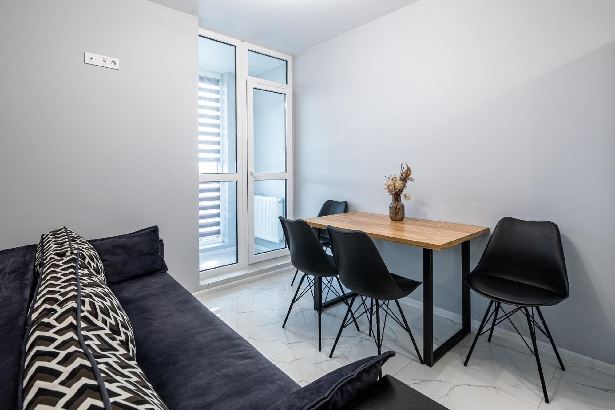 Avalon Time Apartment Lviv Exterior photo